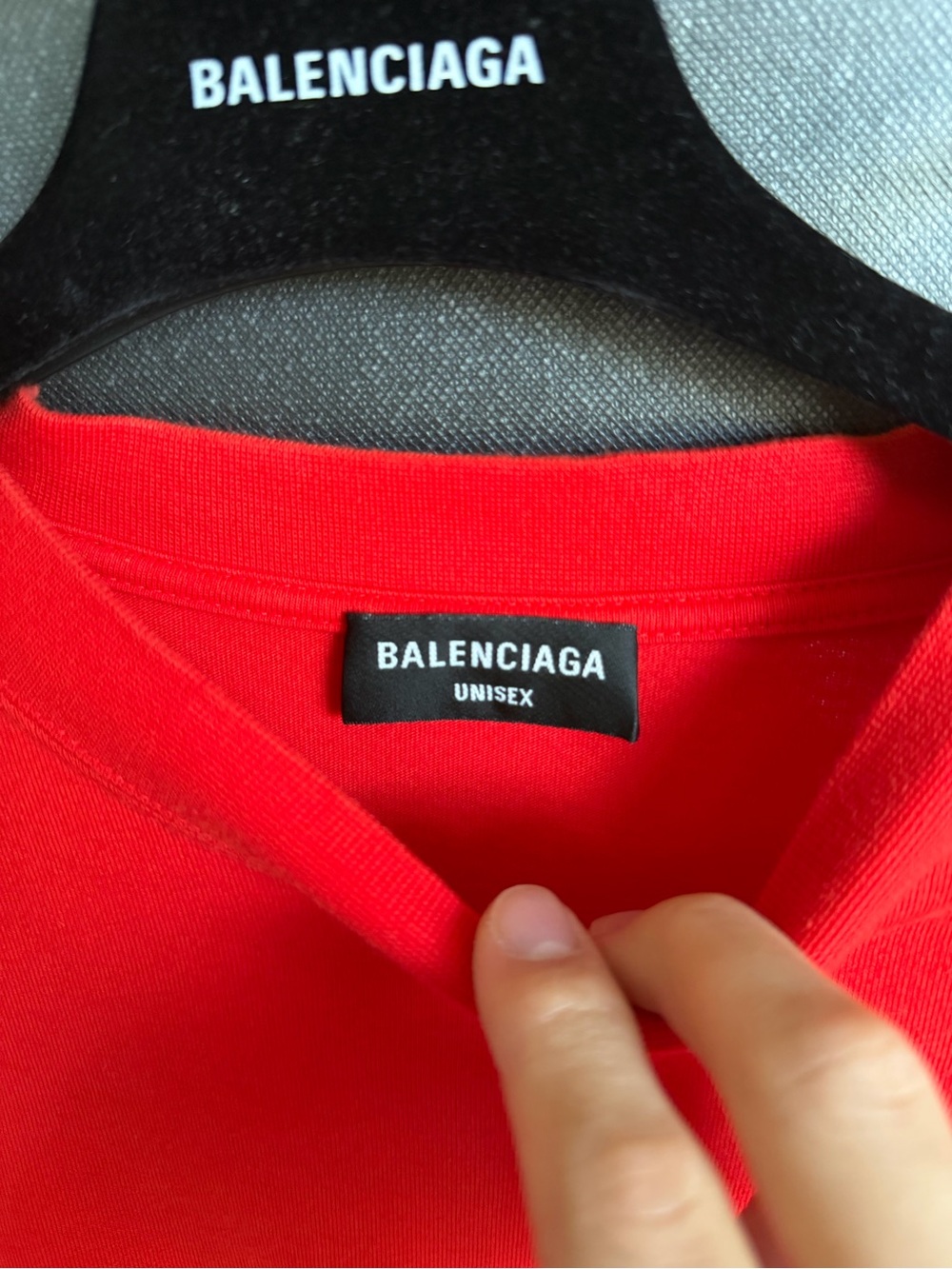 Balenciaga Men’s Red Tee - Picture 3 of 6